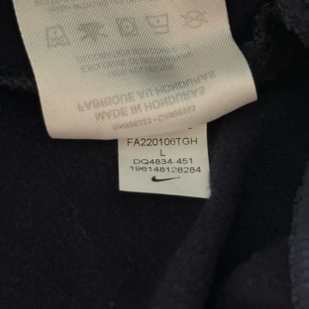 Nike Therma-FIT Training Pullover - Picture 7 of 9